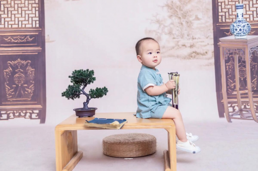 黔东南孕妇肚子上的黑线
